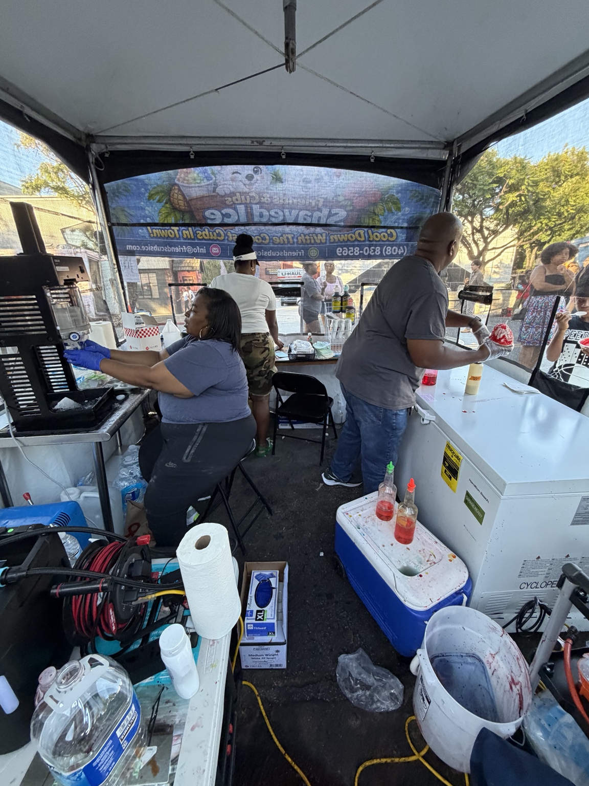 Friends & Cubs event service setup